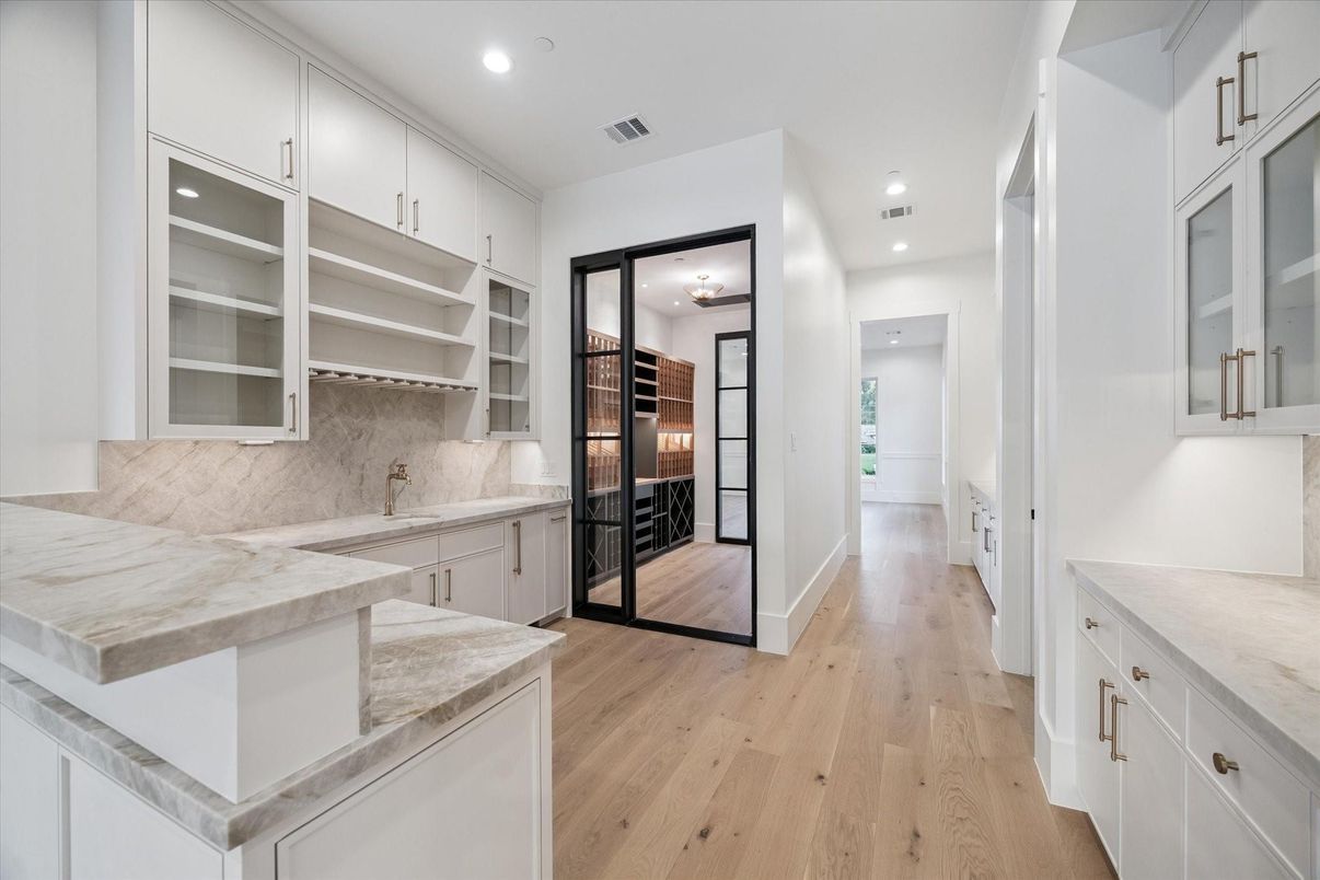Interior, Recessed Lighting, Wood Texture Flooring