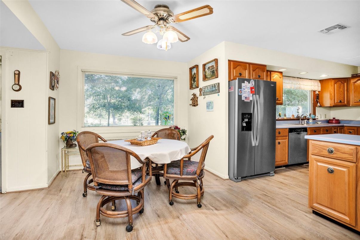 Dining room, Interior, Kitchen, Recessed Lighting, Wood Texture Flooring