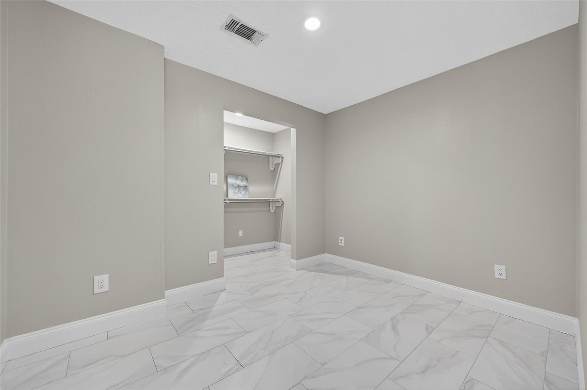 Empty room, Interior, Marble, Recessed Lighting