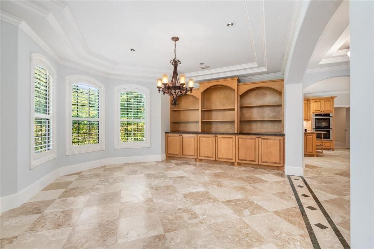 Chandelier, Empty room, Interior, Recessed Lighting
