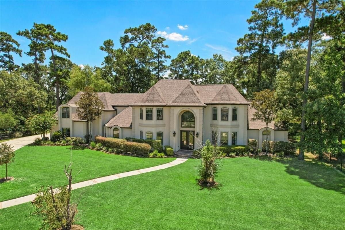 Backyard, Exterior, Facade, French Provincial