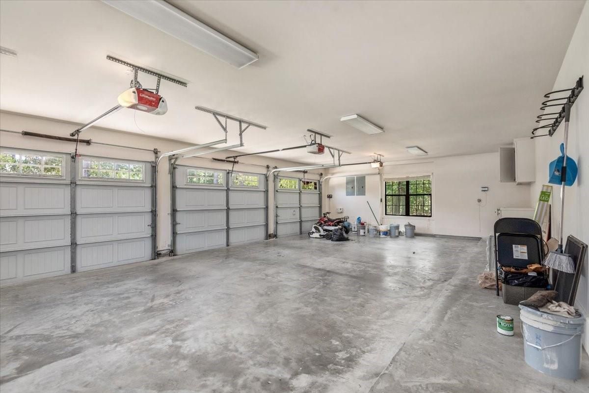 Garage, Interior