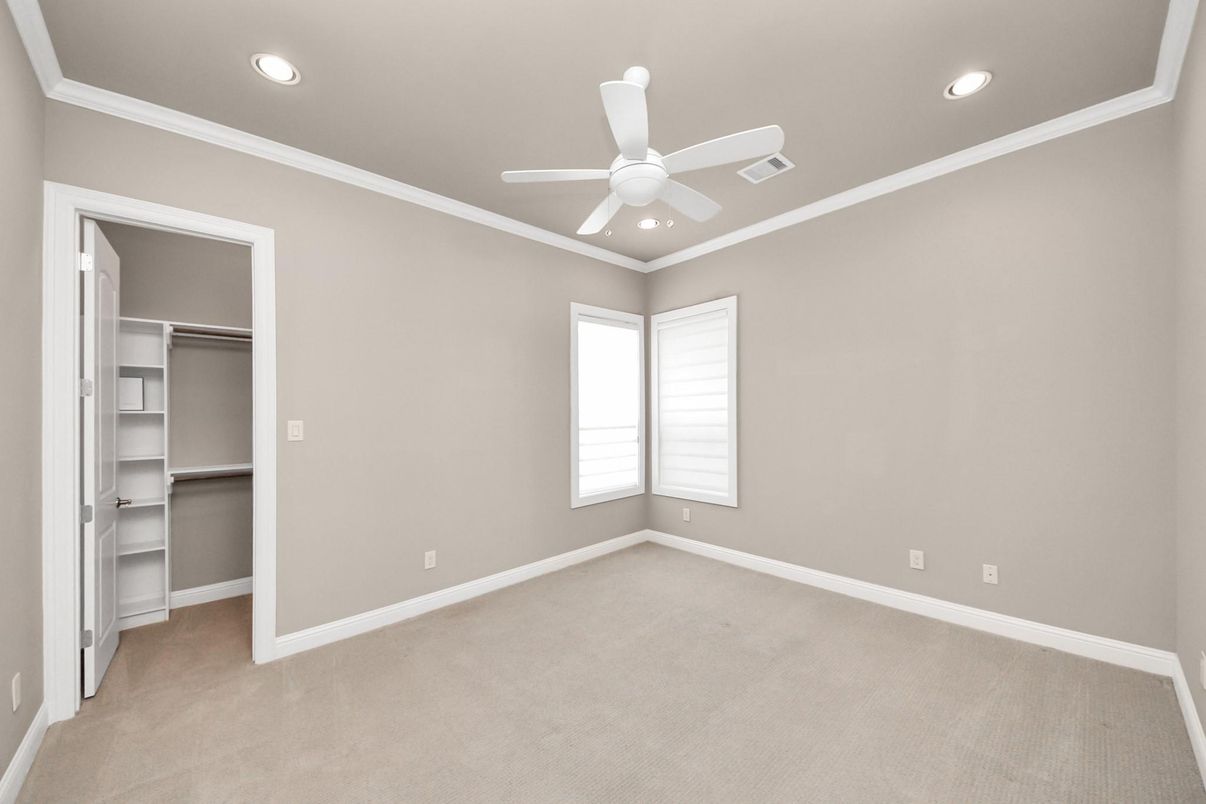 Empty room, Interior, Recessed Lighting