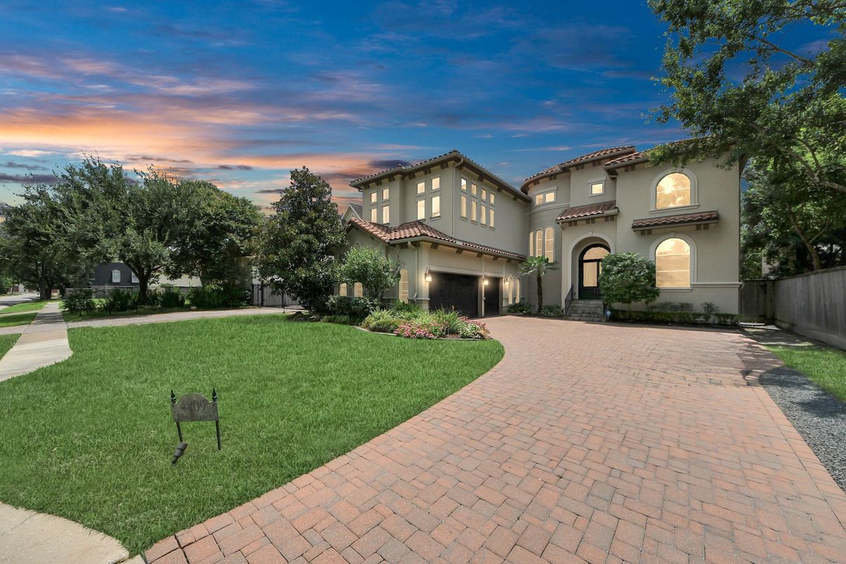 Backyard, Exterior, Facade, Mediterranean