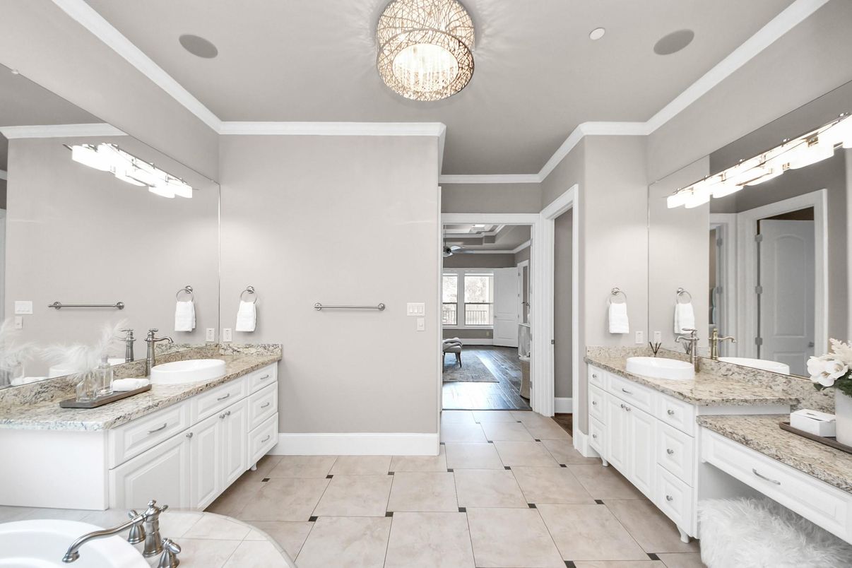 Bathroom, Dual Sink Vanities, Interior