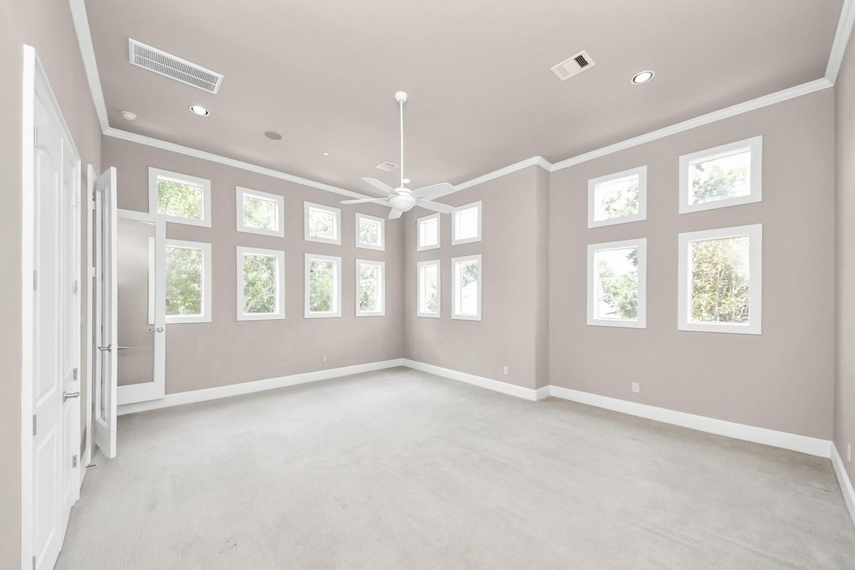 Empty room, Interior, Recessed Lighting