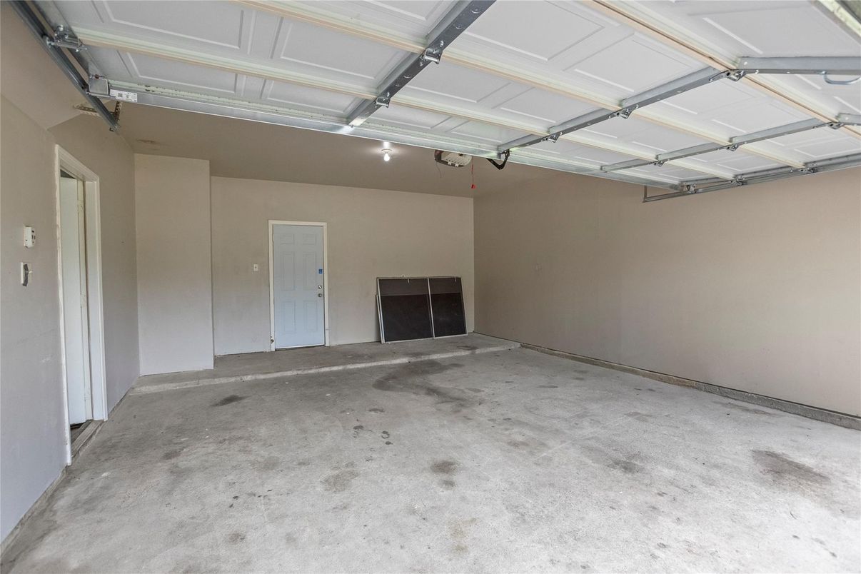 Garage, Interior