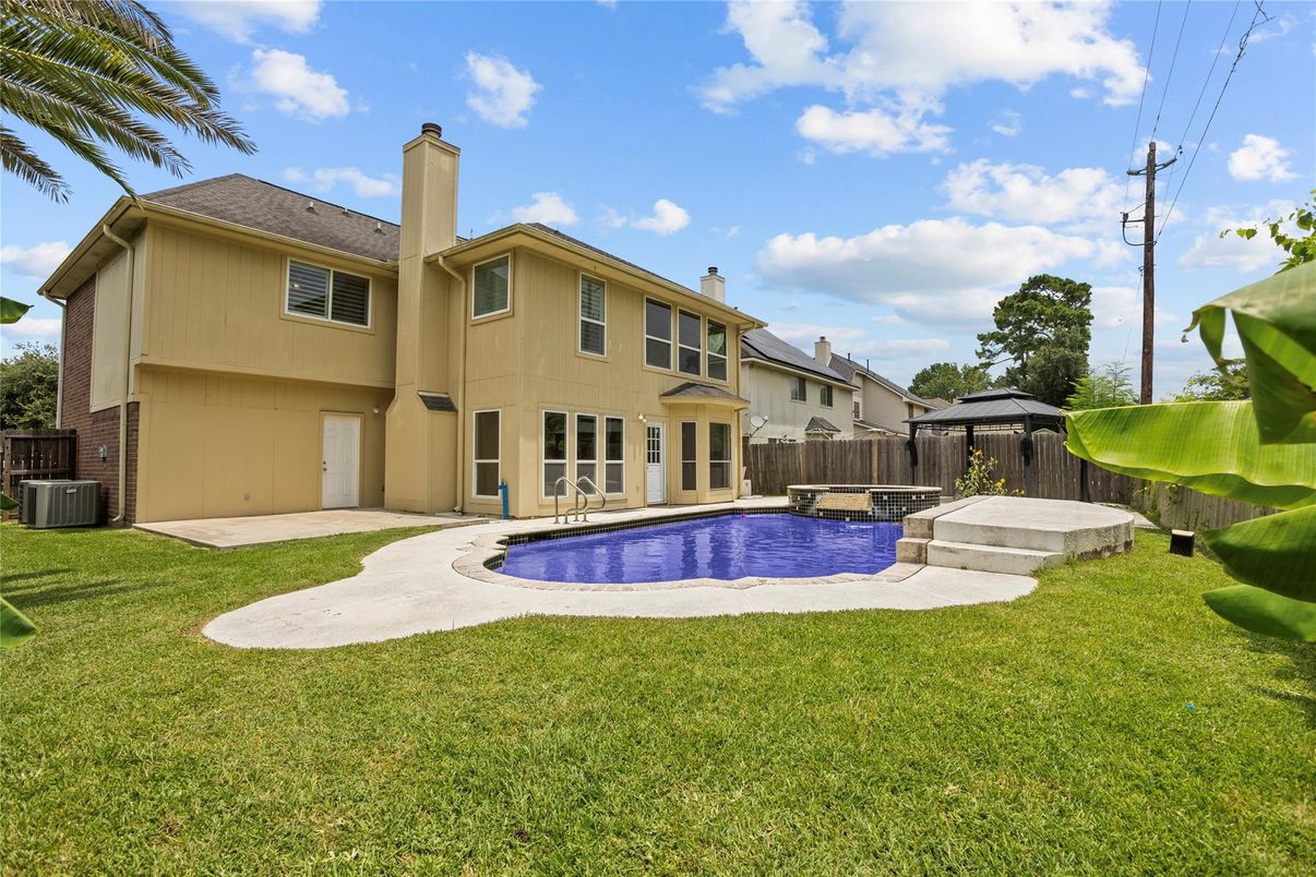 Backyard, Exterior, Pool