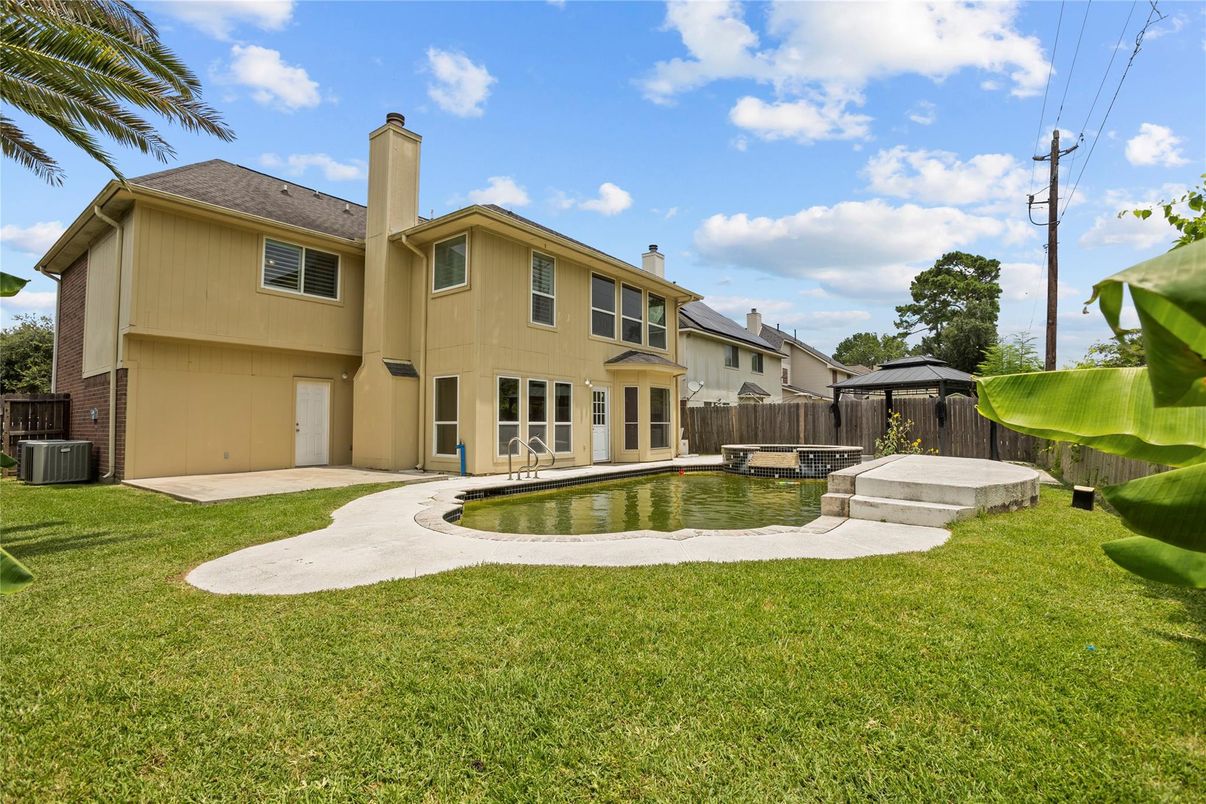 Backyard, Exterior, Pool