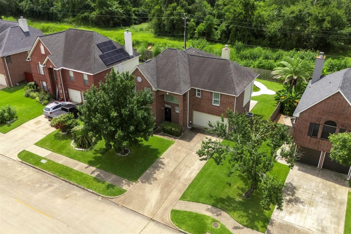Exterior, Drone