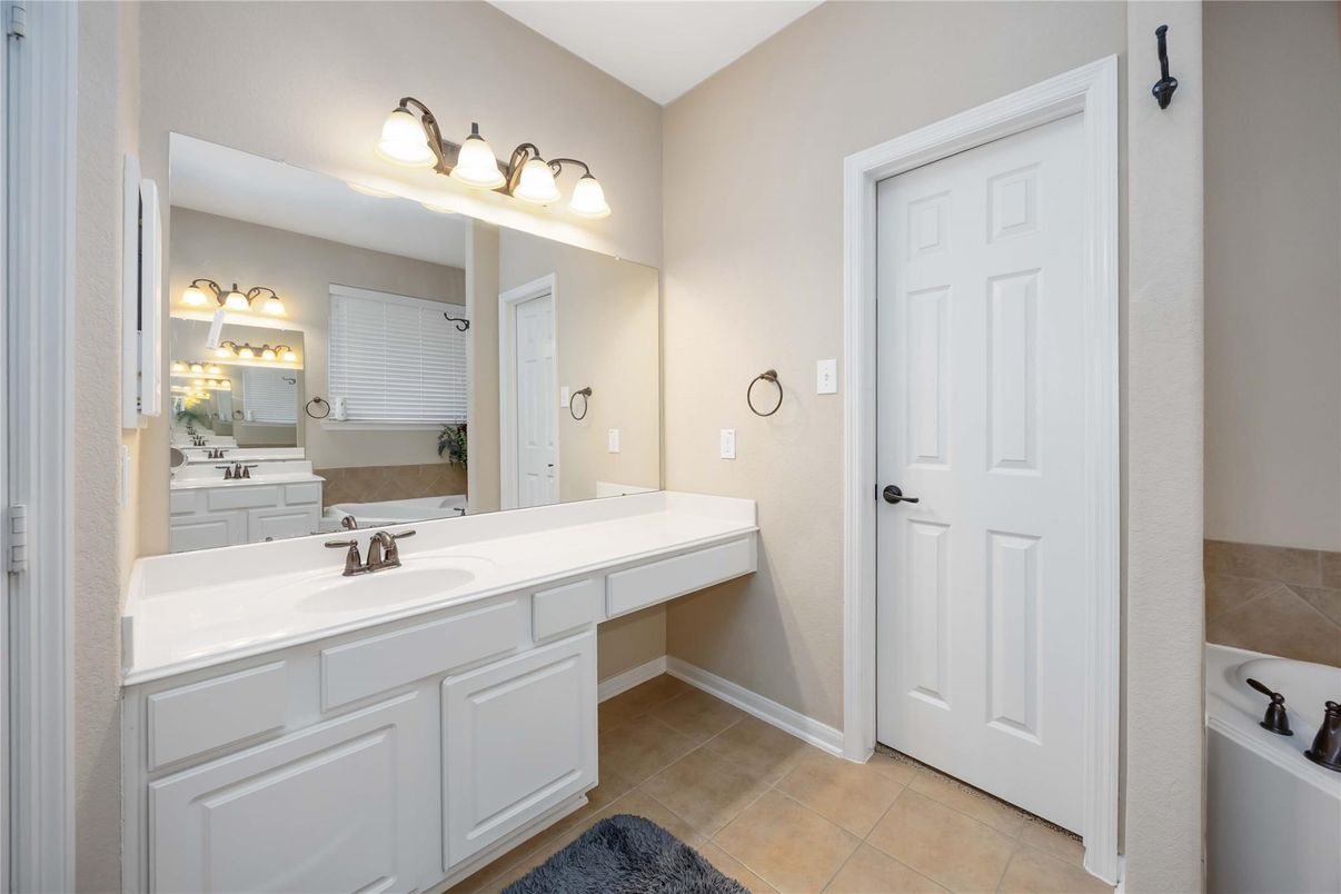 Bathroom, Dual Sink Vanities, Interior