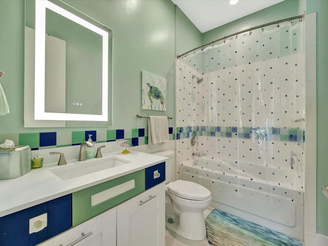 Bathroom, Interior, Recessed Lighting