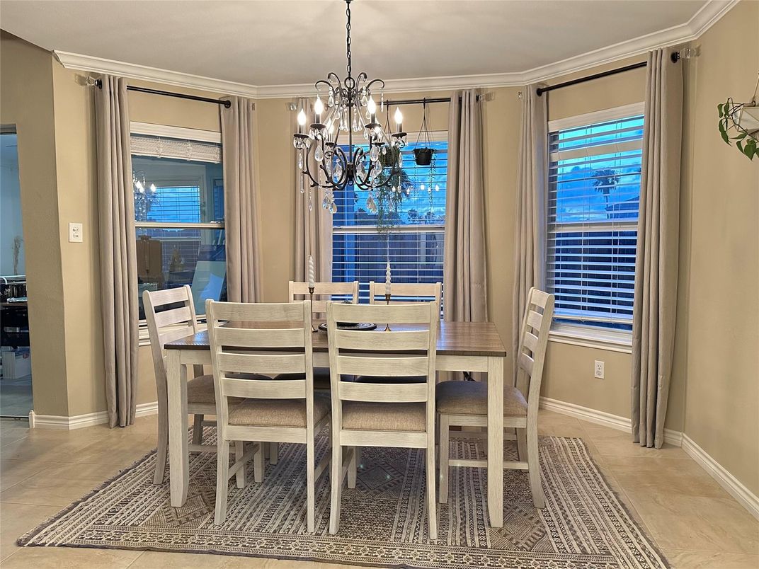 Chandelier, Dining room, Interior