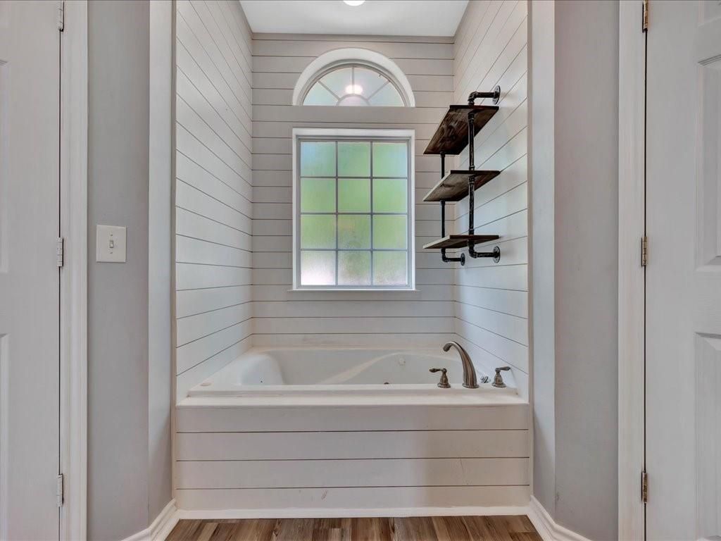 Bathroom, Interior, Recessed Lighting, Wood Texture Flooring