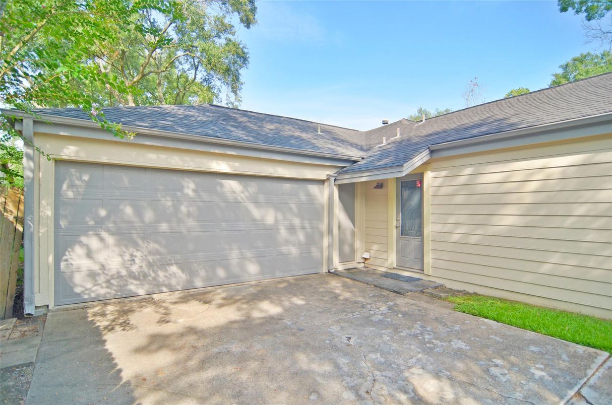 Detached Garage, Exterior