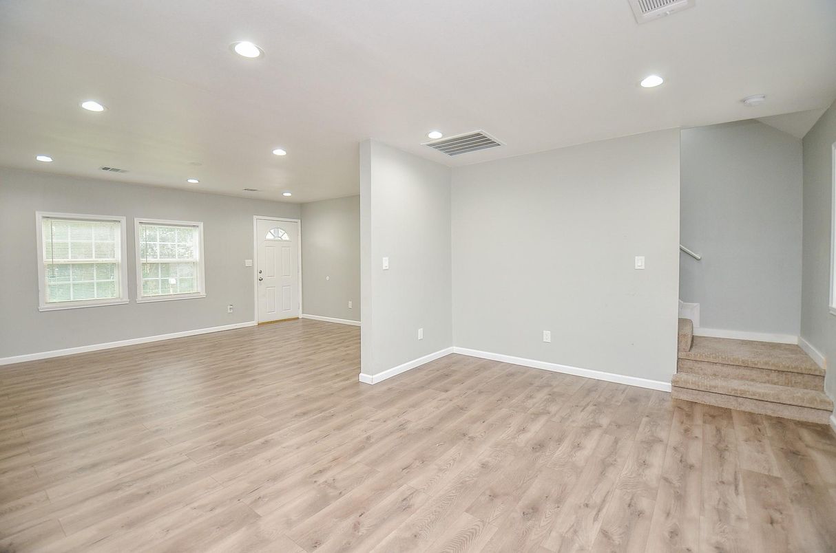 Empty room, Interior, Recessed Lighting, Wood Texture Flooring