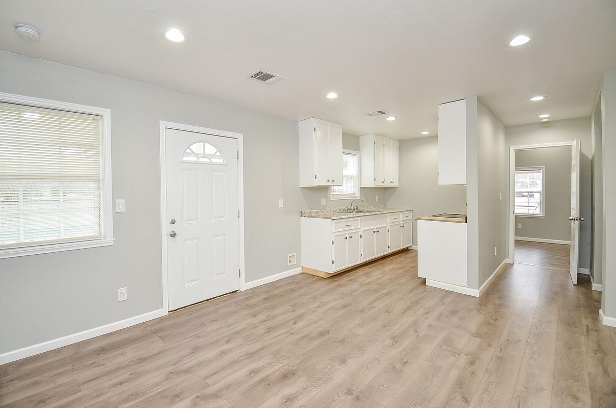Interior, Kitchen, Recessed Lighting, Wood Texture Flooring