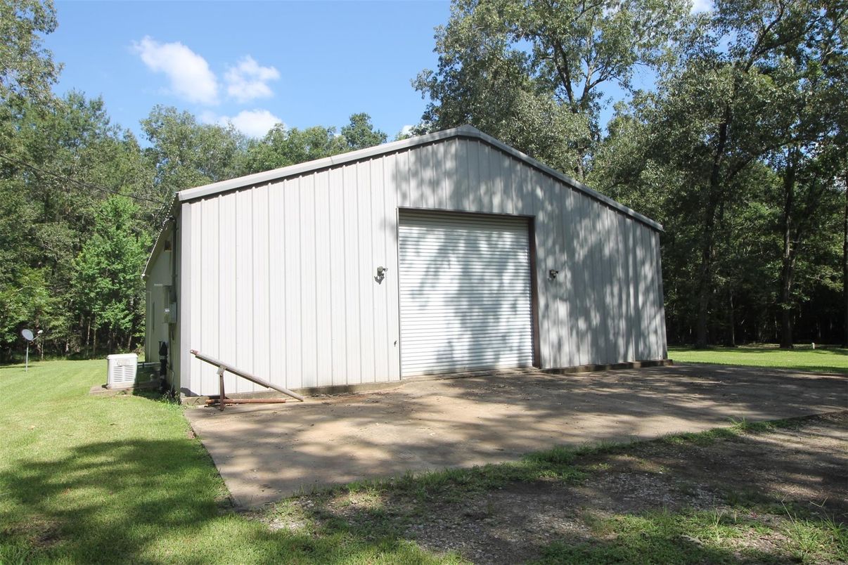 Detached Garage, Exterior