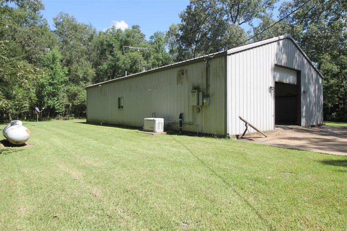 Backyard, Detached Garage, Exterior