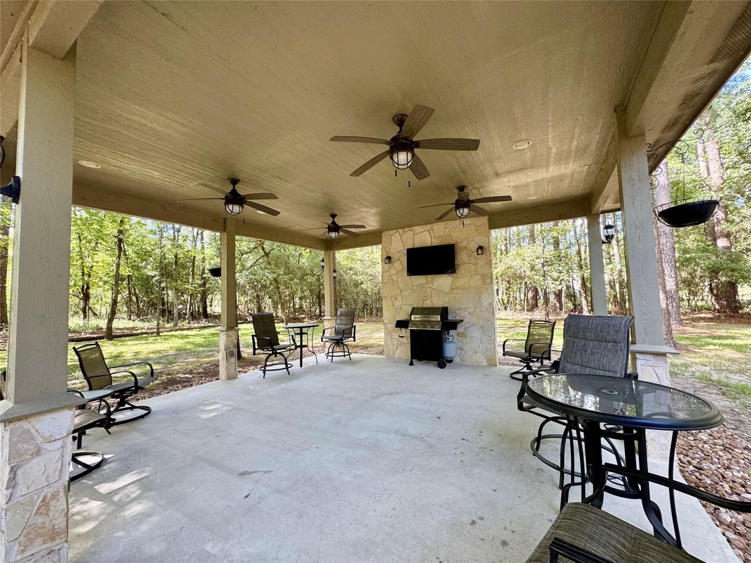 Exterior, Fireplace