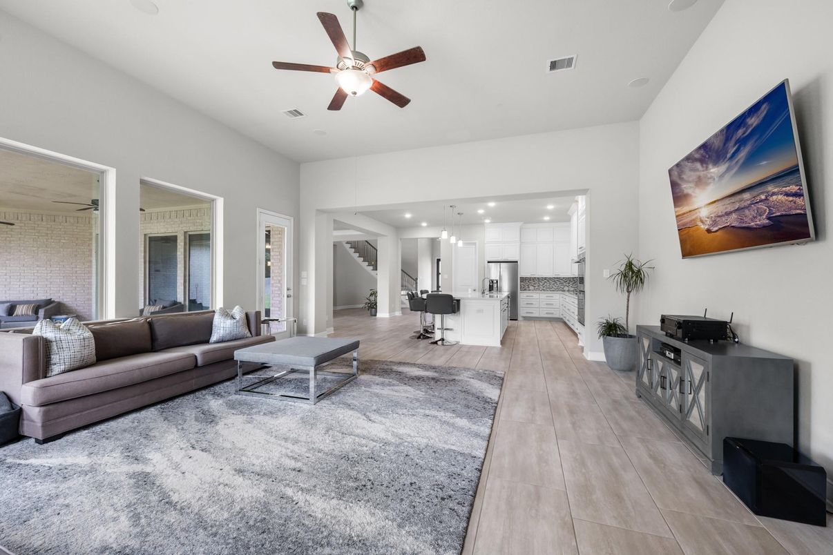 Interior, Kitchen, Living room, Pendant Lights, Recessed Lighting, Wood Texture Flooring