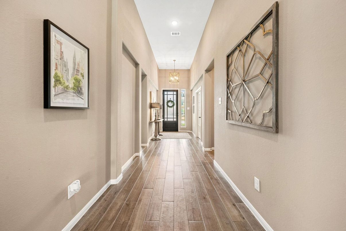 Interior, Pendant Lights, Recessed Lighting, Wood Texture Flooring