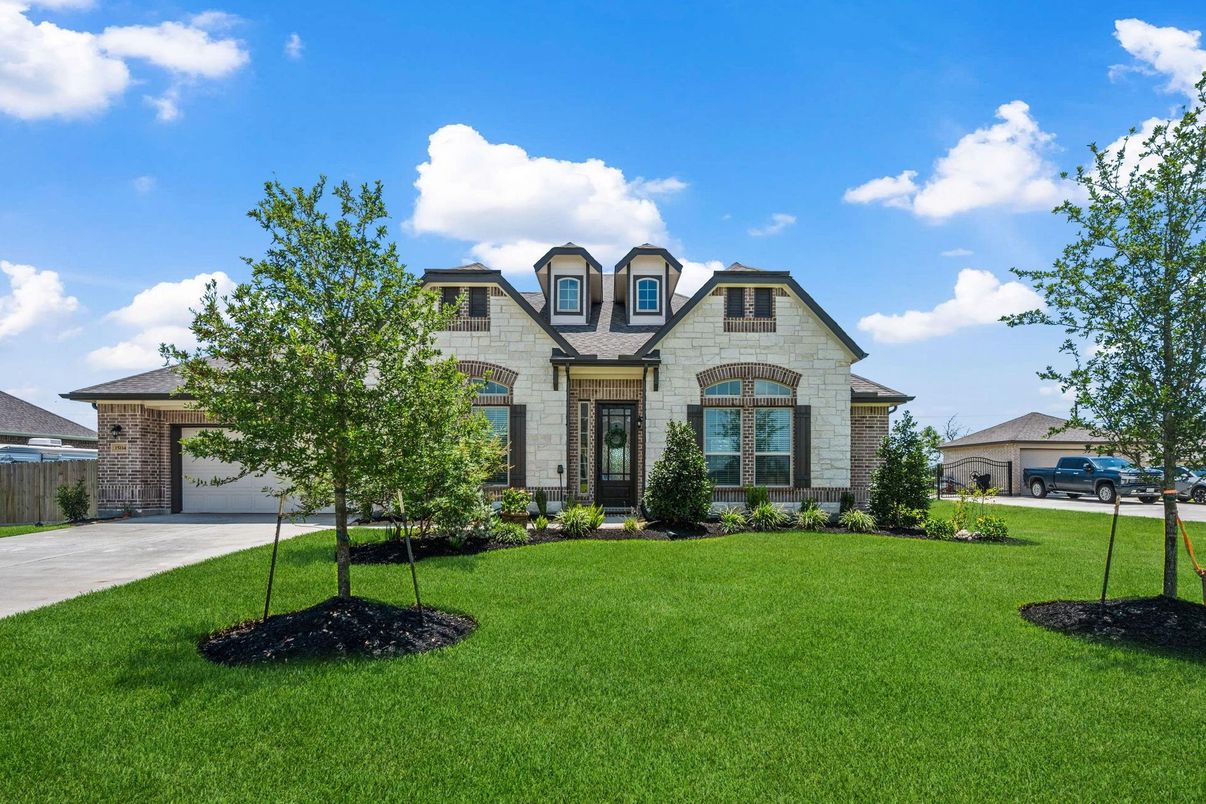 Backyard, Exterior, Facade, French Provincial