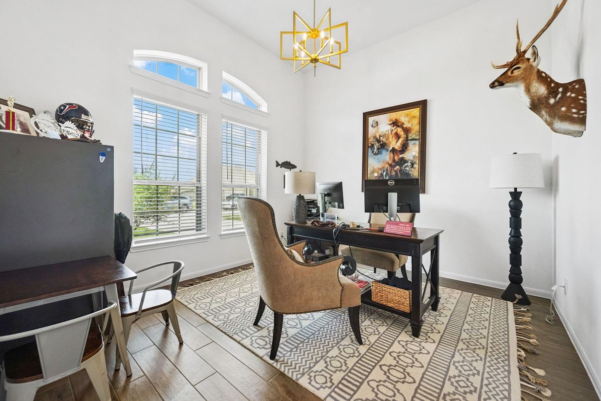 Home Office, Interior, Pendant Lights, Wood Texture Flooring