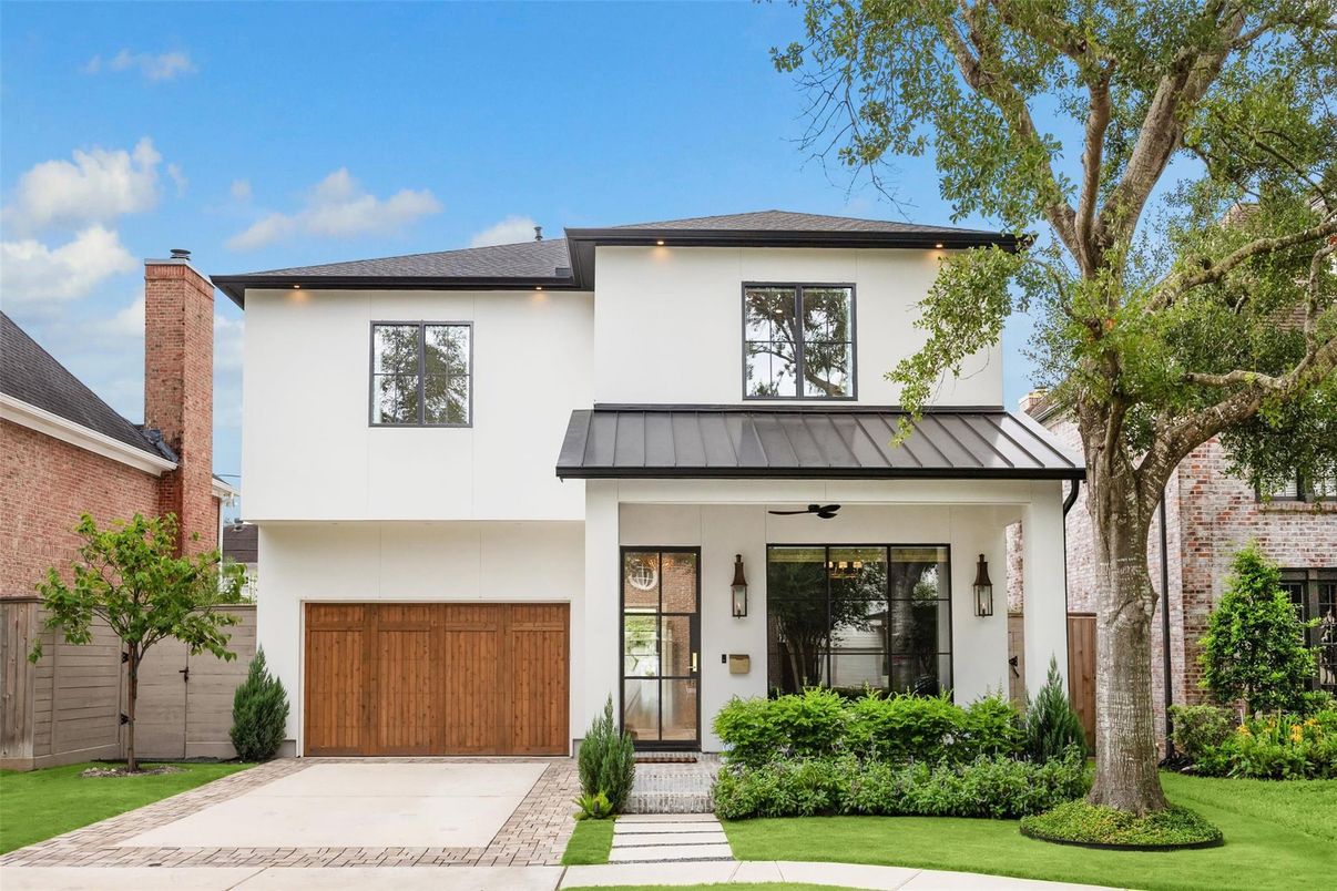 Attached, Exterior, Facade, Modern