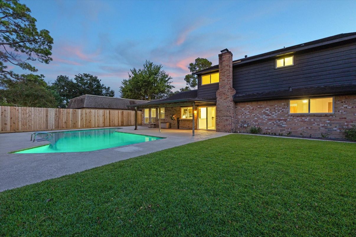 Backyard, Exterior, Pool