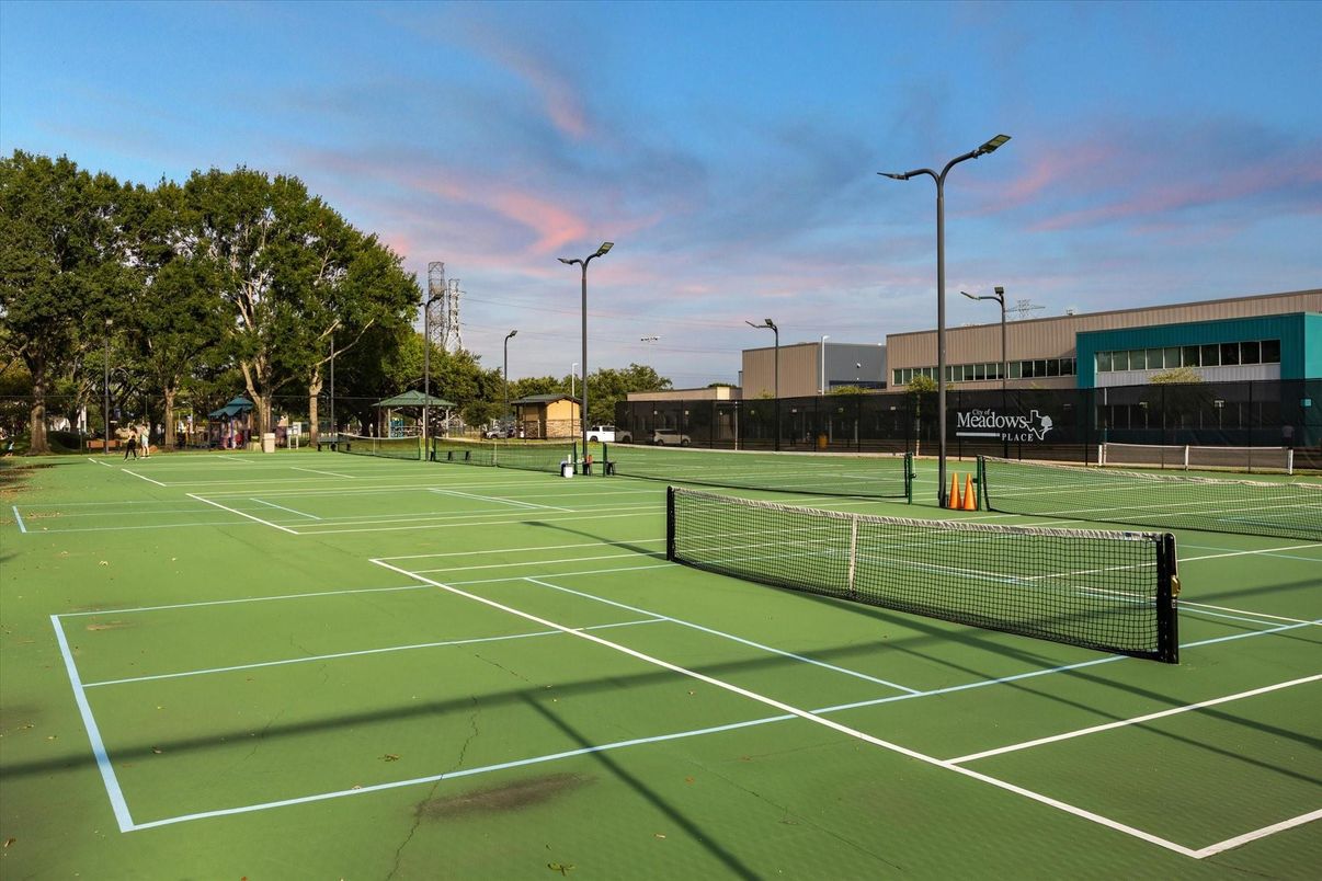 Exterior, Tennis Courts
