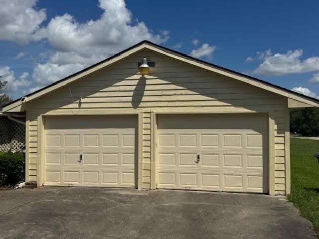 Detached Garage, Exterior