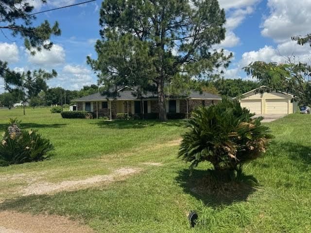 Backyard, Detached Garage, Exterior