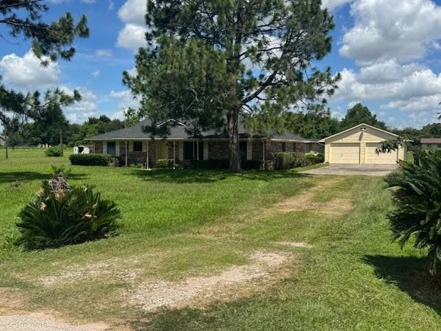 Backyard, Detached Garage, Exterior