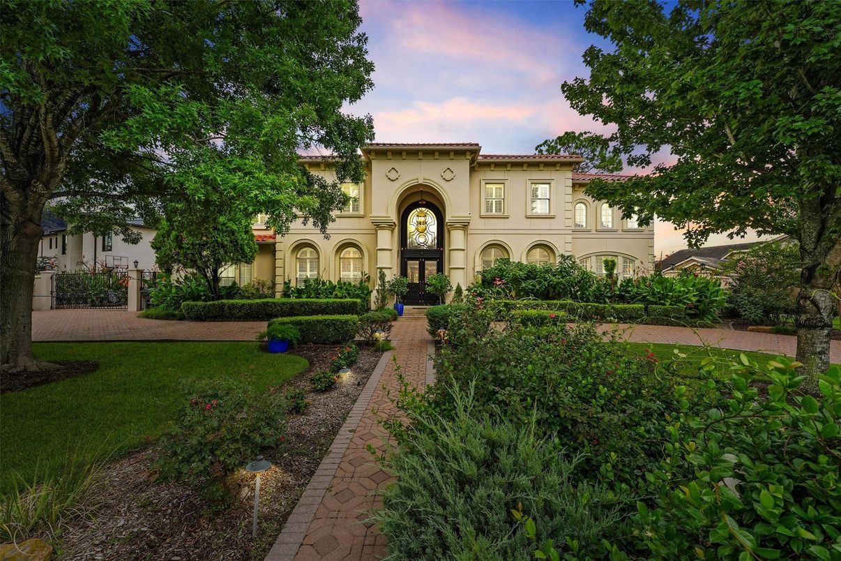 Backyard, Exterior, Facade, Mediterranean