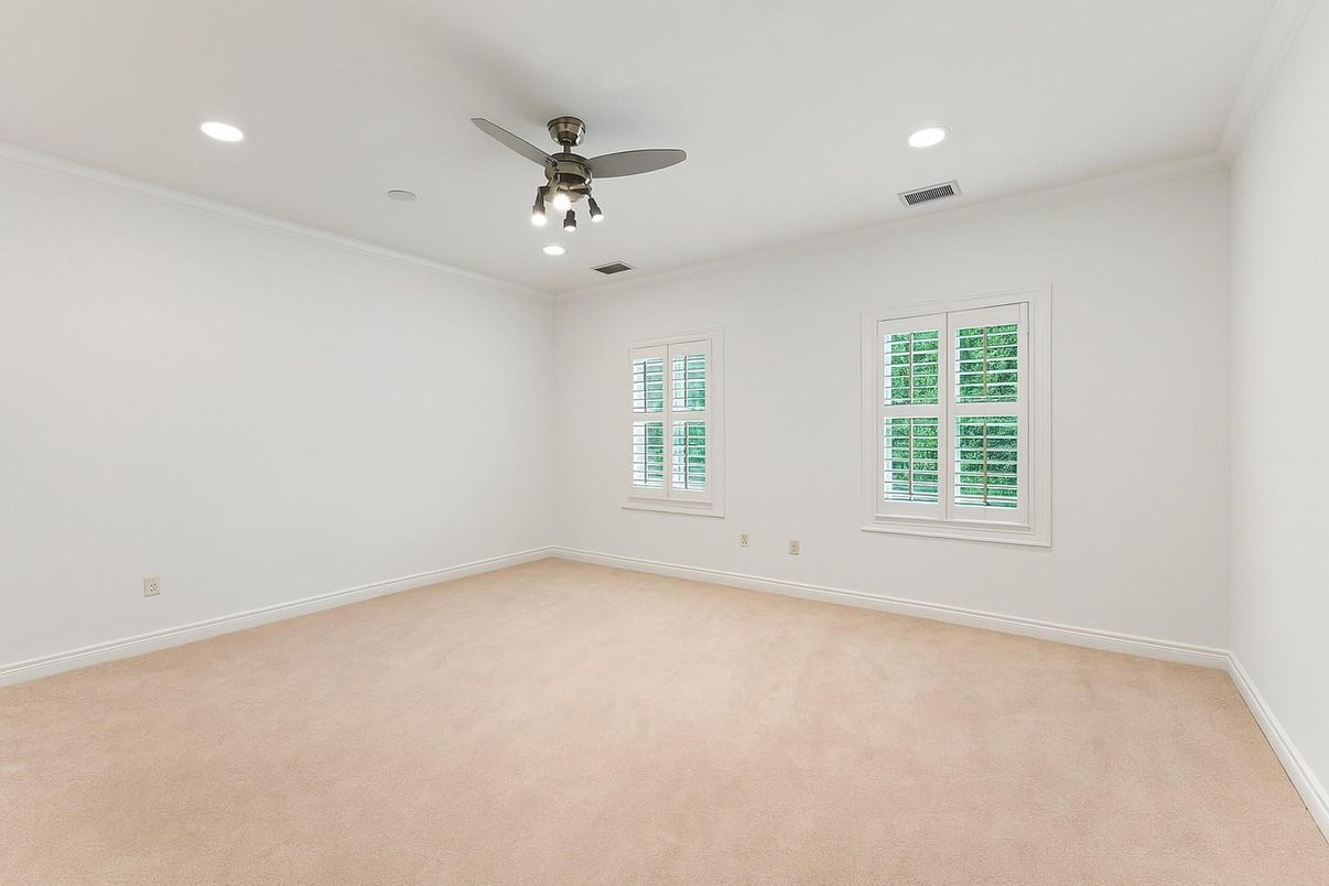 Empty room, Interior, Recessed Lighting
