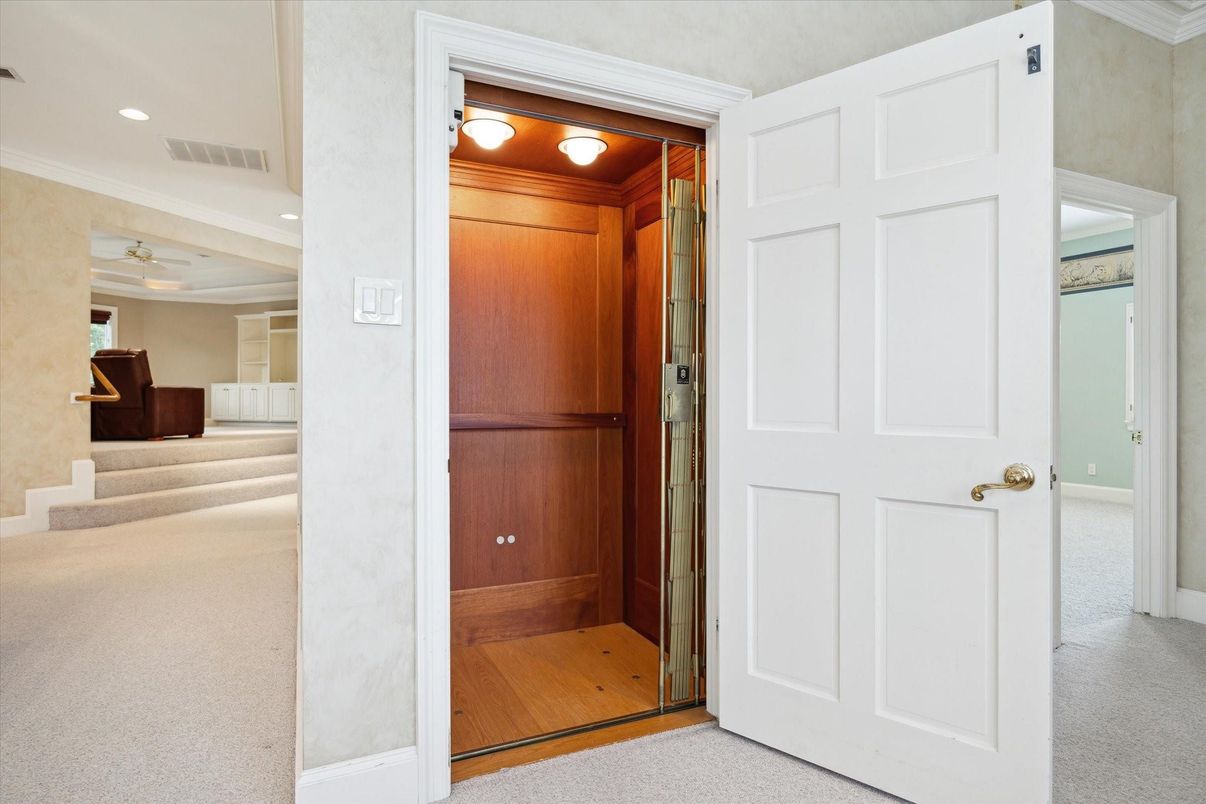 Elevator, Interior, Recessed Lighting, Sauna Room