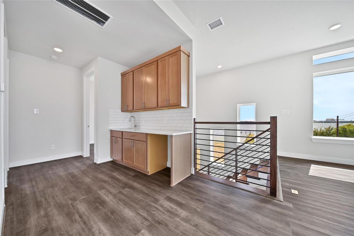 Interior, Recessed Lighting, Wood Texture Flooring