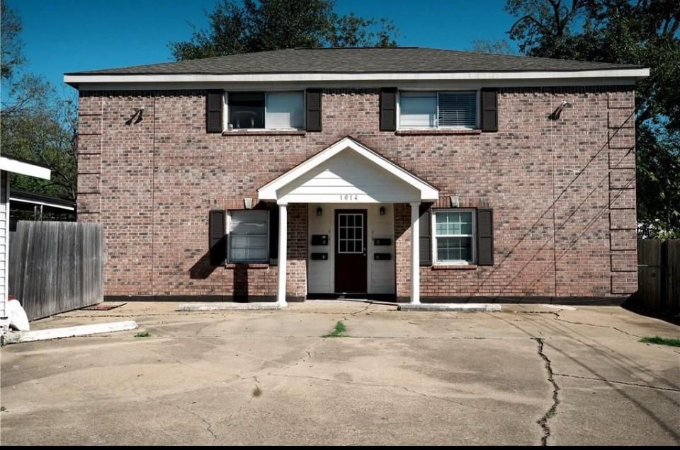 Exterior, Facade, Brick Facade, Georgian