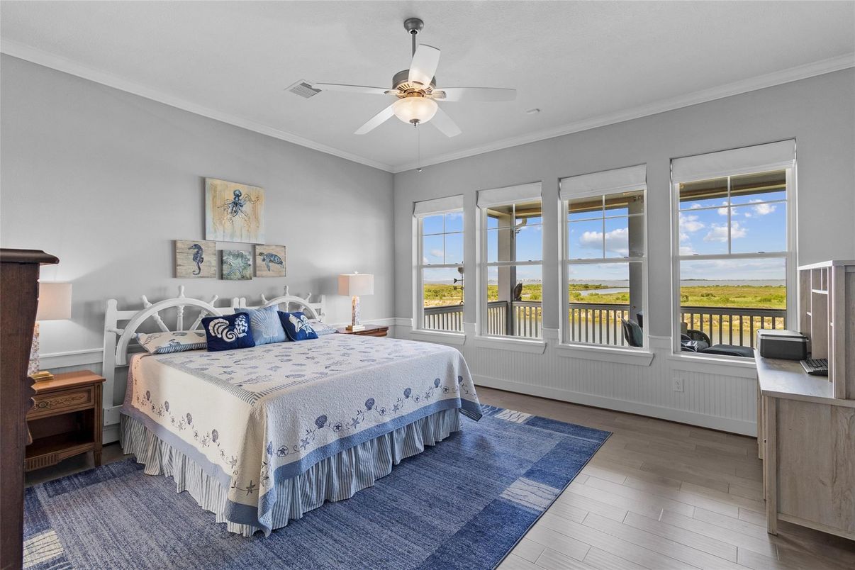 Bedroom, Interior, Water, Wood Texture Flooring