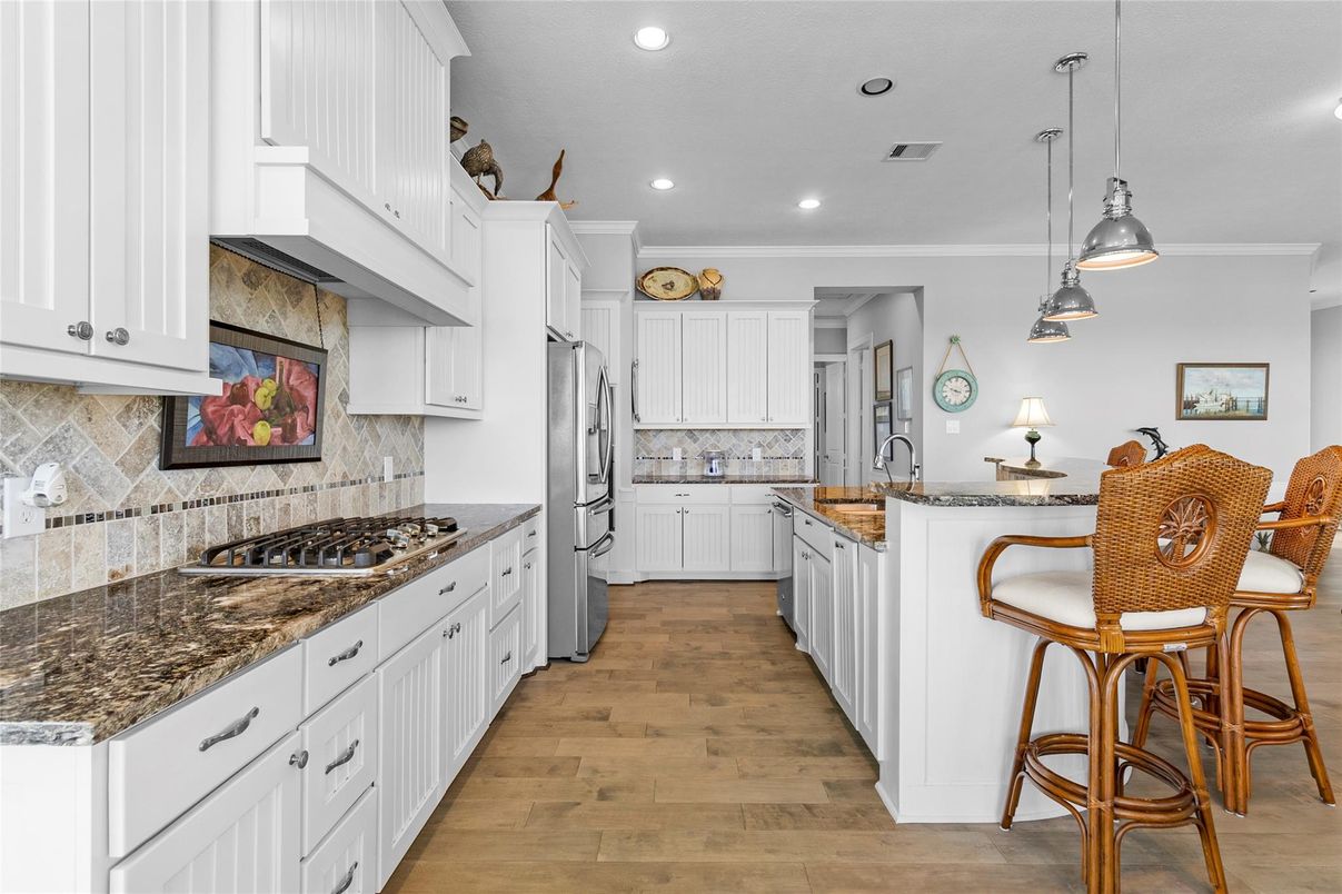 Interior, Kitchen, Pendant Lights, Recessed Lighting, Wood Texture Flooring