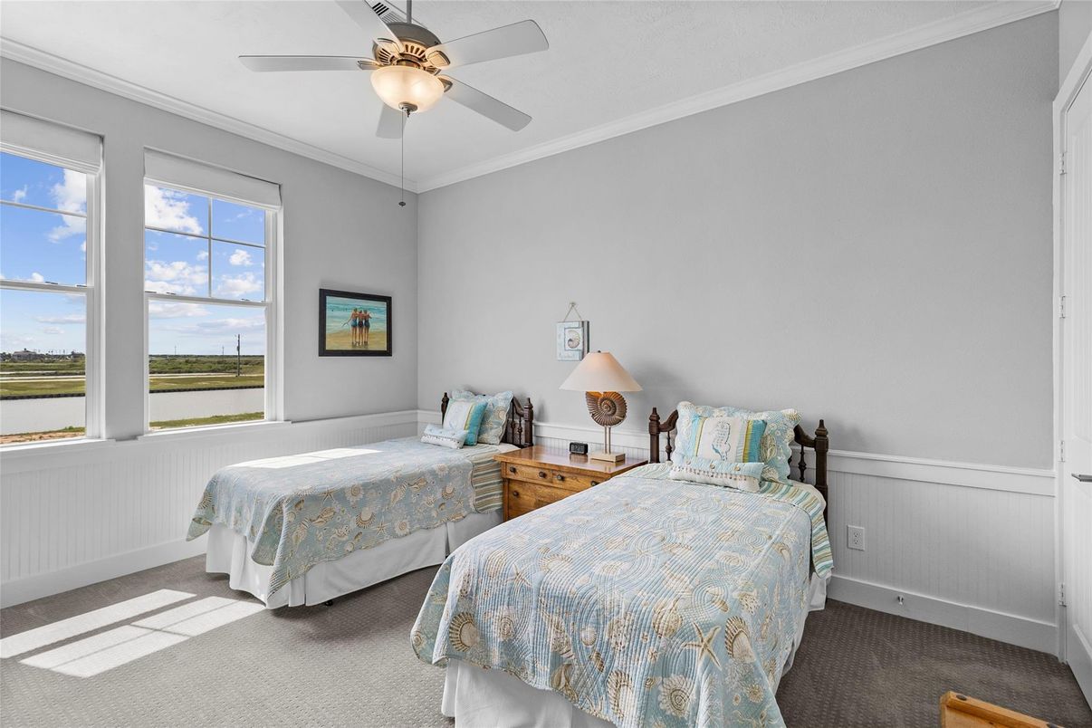 Bedroom, Interior, Water