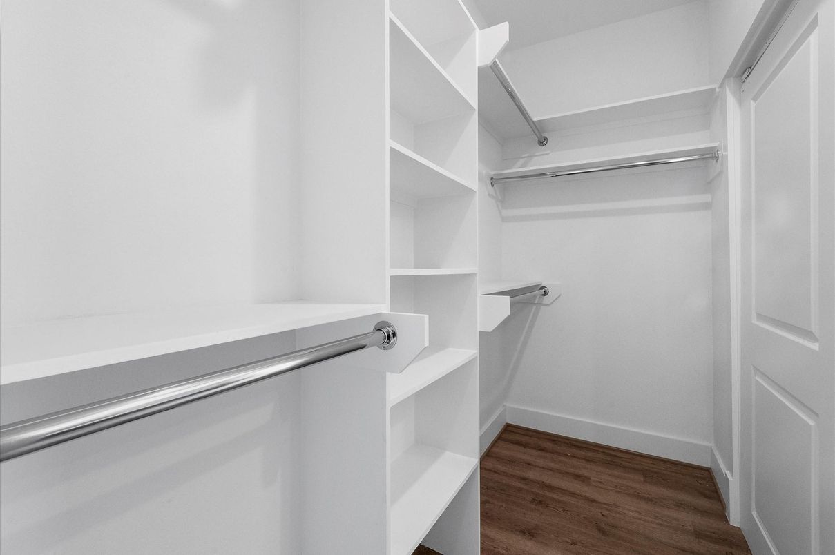 Interior, Walk-in Closets, Wood Texture Flooring