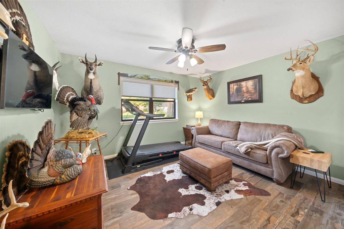 Fitness Equipment, Interior, Living room, Wood Texture Flooring