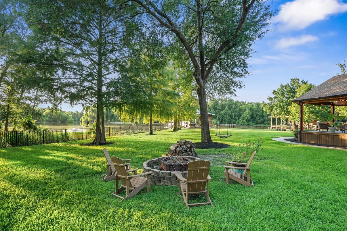 Backyard, Exterior, Hot Tub