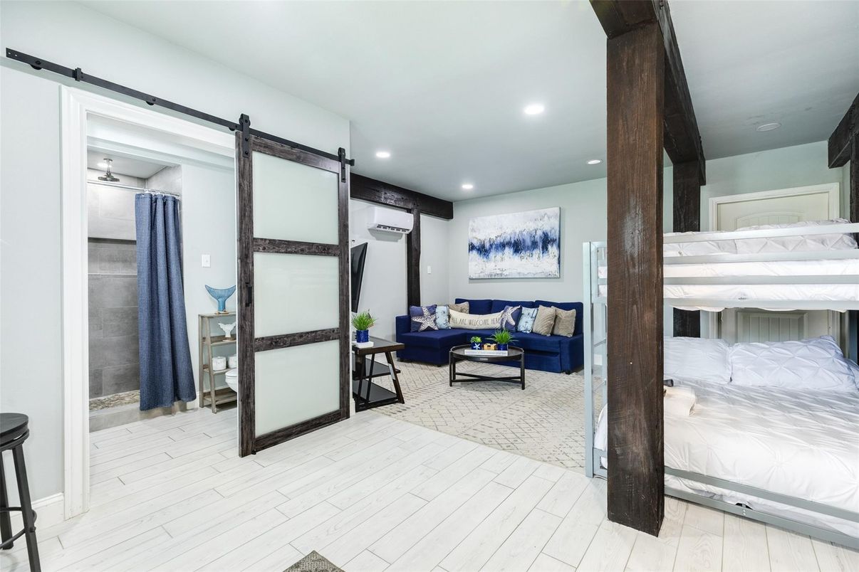 Bedroom, Interior, Living room, Recessed Lighting, Wood Texture Flooring