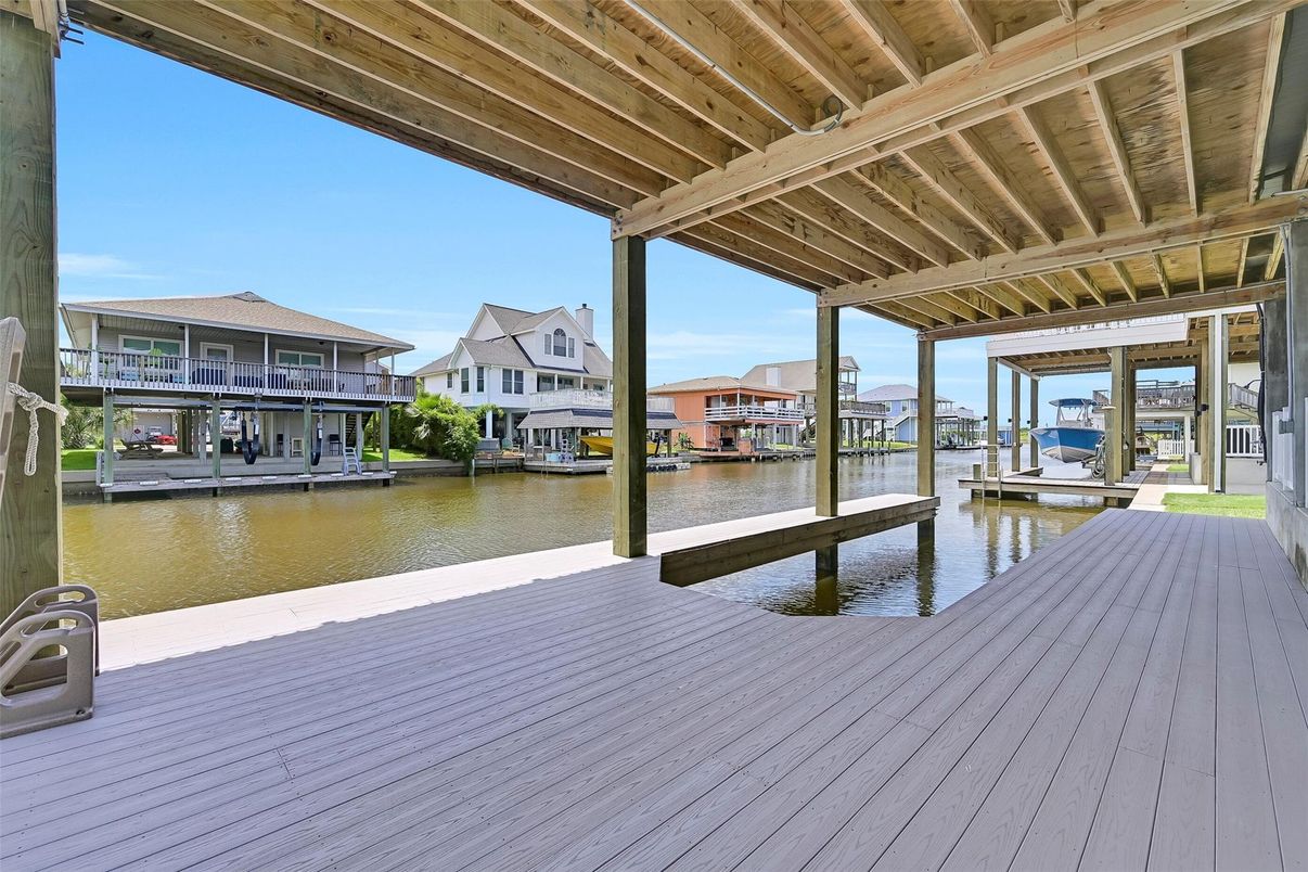Exterior, Water