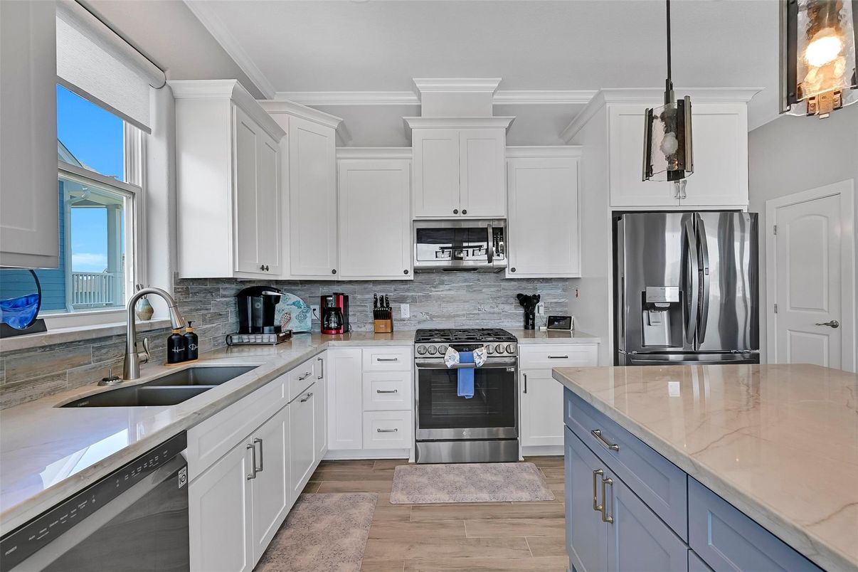 Interior, Kitchen, Pendant Lights, Stainless Steel Appliances, Wood Texture Flooring