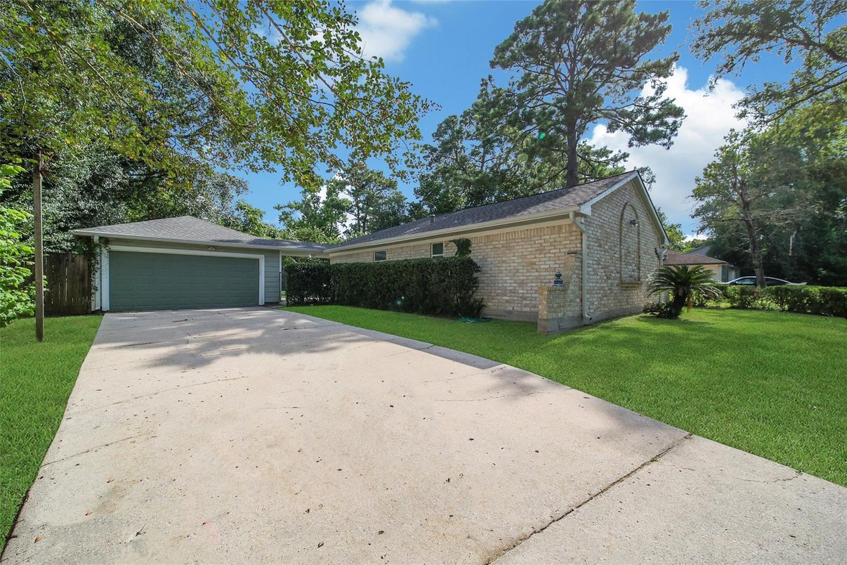 Backyard, Detached Garage, Exterior