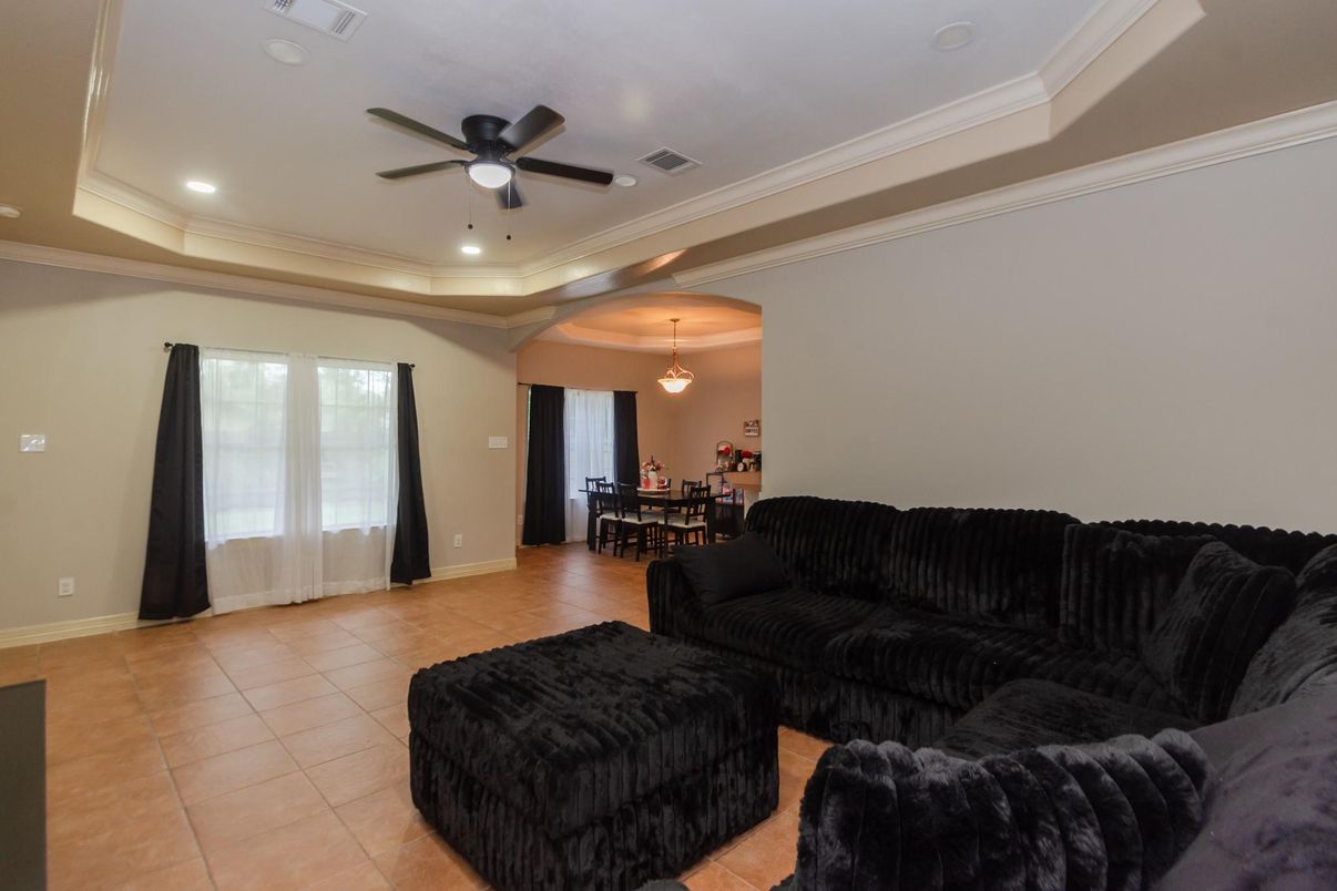 Dining room, Interior, Living room, Pendant Lights, Recessed Lighting